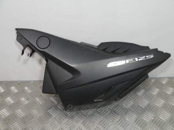 Cache Latéral Gauche HONDA CBF 125 4T -2010-