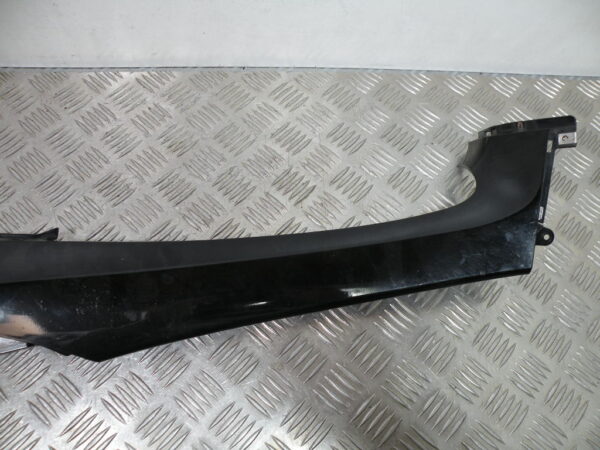 Bas caisse droit Piaggio MP3 400/500 4t (2B000717) (noir)
