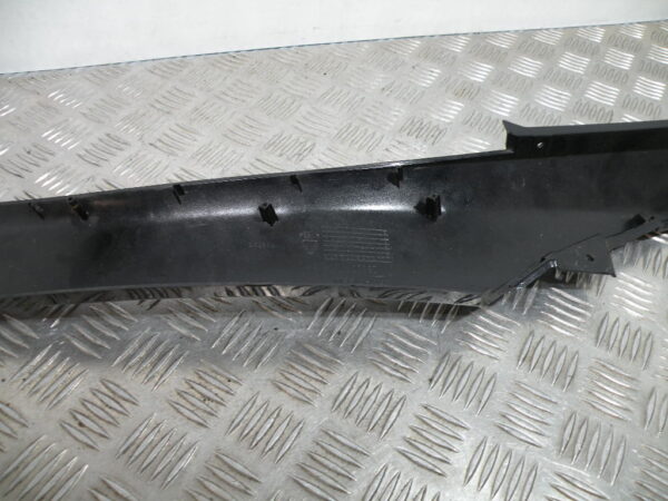 Bas caisse droit Piaggio MP3 400/500 4t (2B000717) (noir)