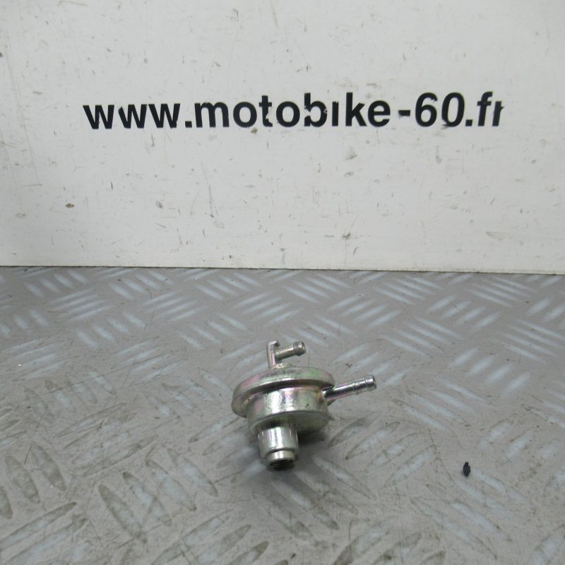 Robinet essence Peugeot Trekker 50 2t (TKR) (sans filtre)