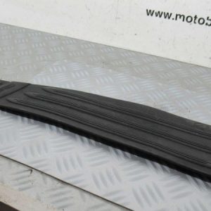 Tapis marche pied droit Piaggio Vespa LX 50