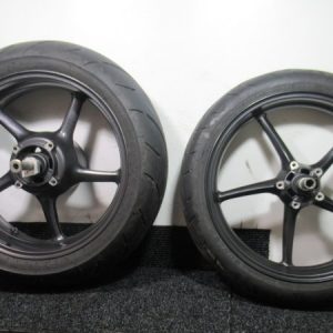 Roues Triumph Street Triple 675 4t (120/70-17) (17×3.5) (180/55-17) (17×5.5) (dunlop) (+axe)