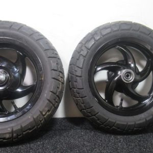 Roues Piaggio Typhoon 50 2t Ph2/Ph3 (130/80-12) (12×3.00) (120/80-12) (12×3.00)