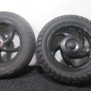 Roues Piaggio Typhoon 50 2t Ph2/Ph3 (130/80-12) (12×3.00) (120/80-12) (12×3.00)