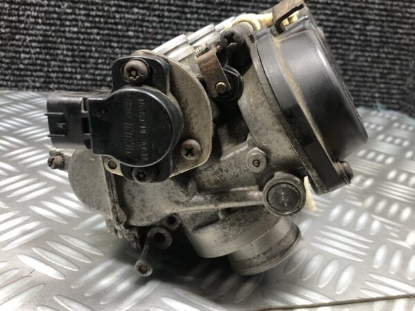 Rampe de carburateur YAMAHA Diversion 900