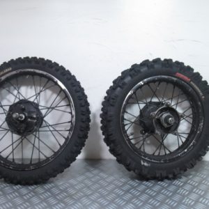 Roues Kawasaki KX 60 2t (80/100-12) (12×1.60) (60/100-14) (14×1.40) (takasago)