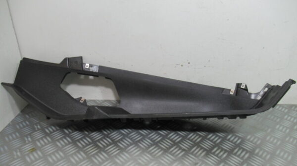 Marche pied droit PIAGGIO X8 125