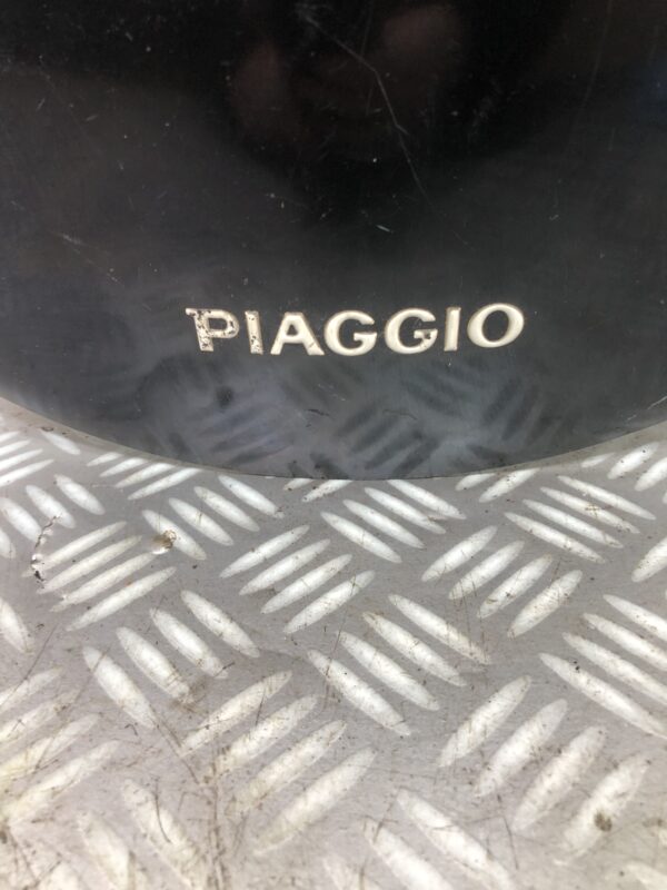 Couvercle capot arrière Piaggio X8 125 4T 2004