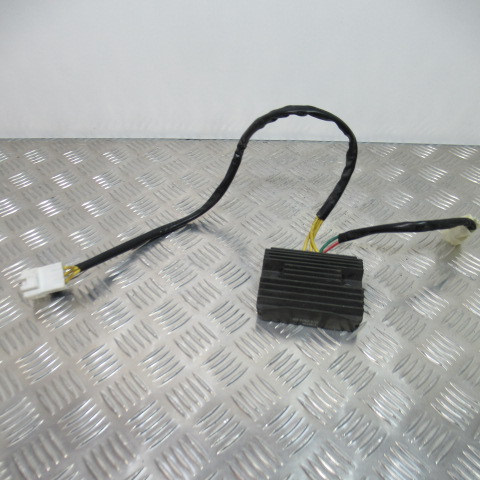 Régulateur de tension Piaggio X10 125 4T 2017