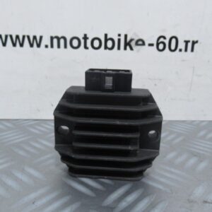 Regulateur tension Piaggio X evo 125