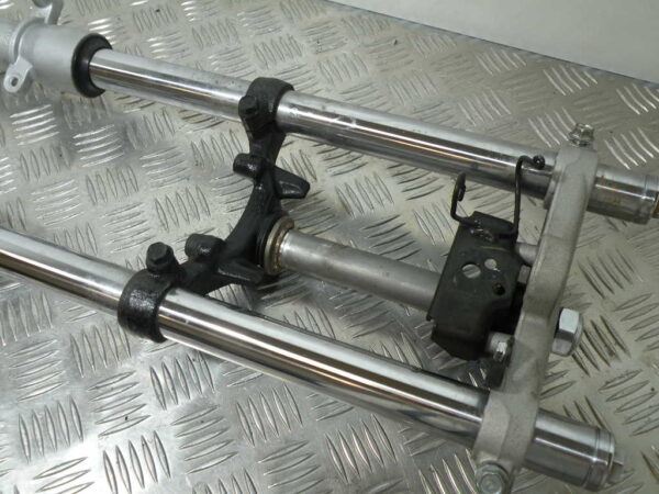 Fourche HONDA CBR 125R 4T -2005-