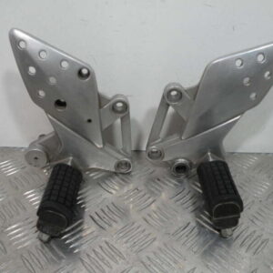 Platine Repose Pied Avant HONDA CBR 125R 4T -2005-