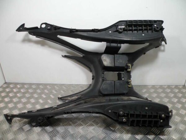 DSCN4653 Marche Pied SYM GTS 125 4T -2007-