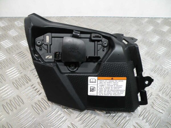 DSCN5993 Couvercle Protège Jambe YAMAHA TMAX 530 4T -2016-