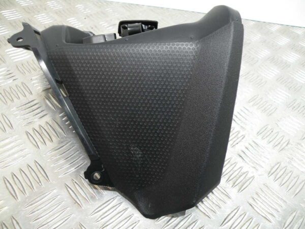 DSCN5994 Couvercle Protège Jambe YAMAHA TMAX 530 4T -2016-