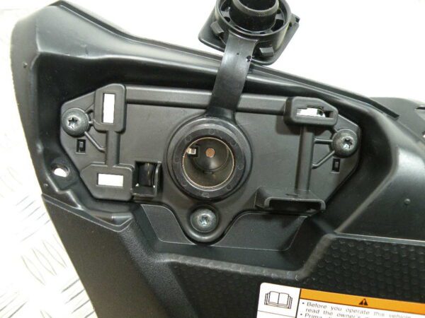 DSCN5995 Couvercle Protège Jambe YAMAHA TMAX 530 4T -2016-