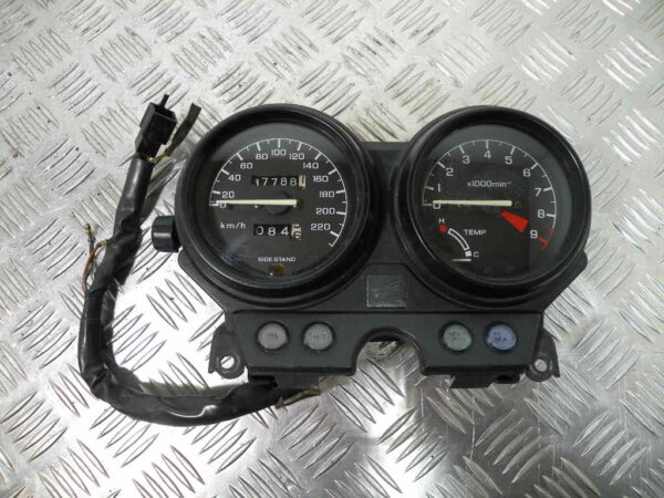 DSCN8452 Compteur (37 788 kms) HONDA NTV 650 4T -1996-