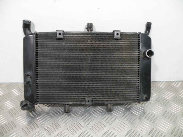 DSCN8795 Radiateur YAMAHA XJ6 600 4T -2013-