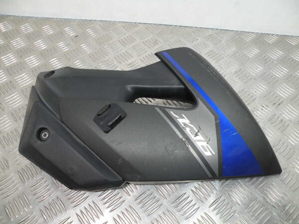 Carénage Latéral Droite YAMAHA XJ6 600 4T -2013-