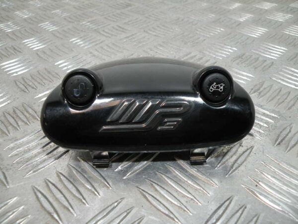 Carénage cache guidon avec bouton PIAGGIO MP3 500 LT 4T -2012-