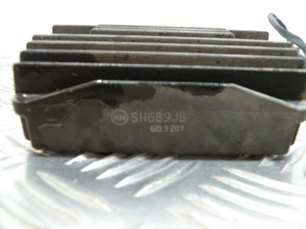 Régulateur de tension GILERA NEXUS 125 4T -2011-