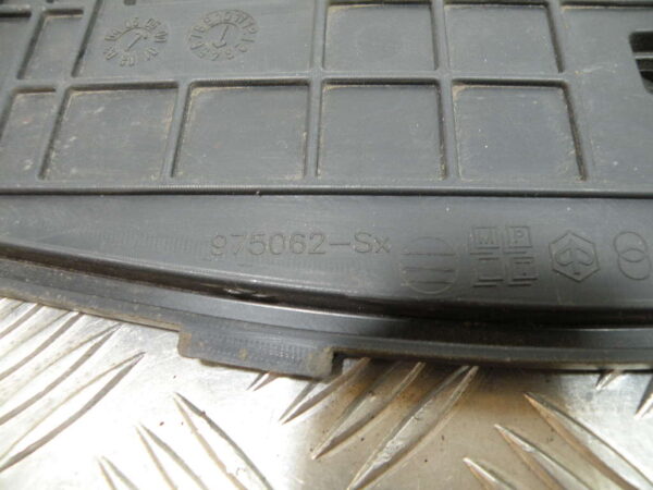 Marche pied gauche GILERA NEXUS 125 4T -2007-