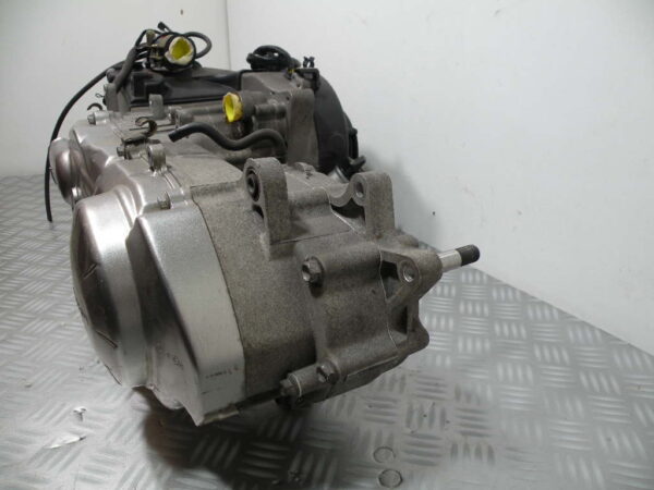 Moteur PEUGEOT TWEET 125 4T -2014-