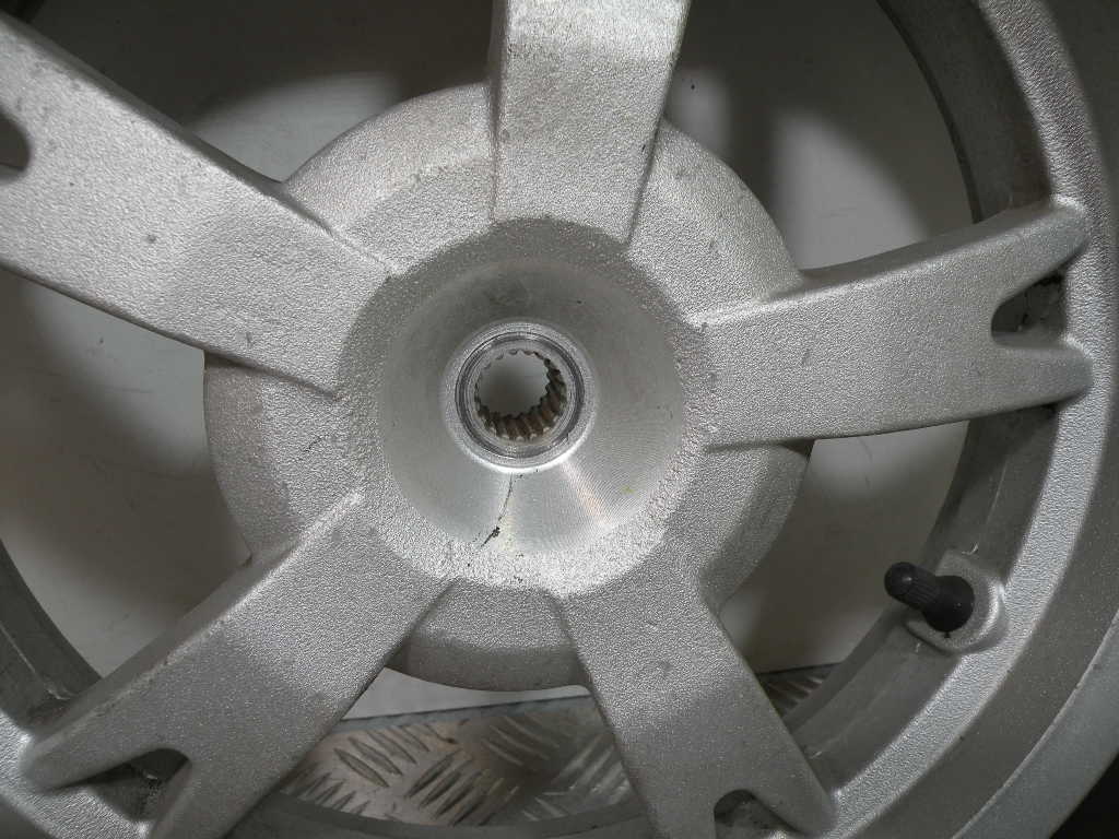 Roue arrière PEUGEOT KISBEE 50 2T -2016-