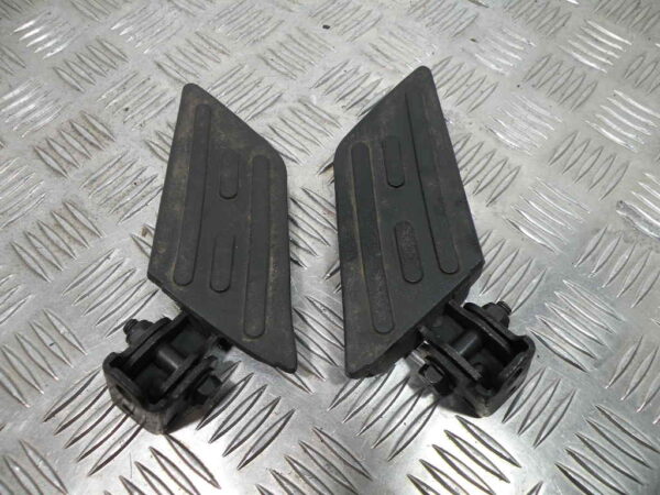 Platine repose pied PEUGEOT KISBEE 50 2T -2016-