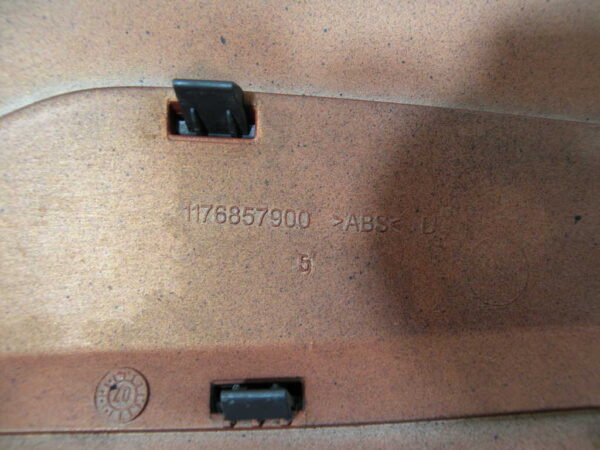 Carénage coque arrière droit PEUGEOT GEOPOLIS 125 4T -2007-