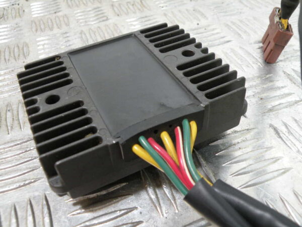 Régulateur de tension PEUGEOT GEOPOLIS 125 4T -2007-