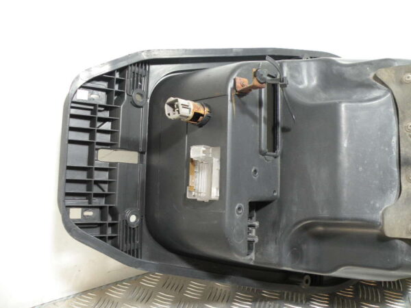 Coffre sous selle GILERA NEXUS 125 4T -2018-