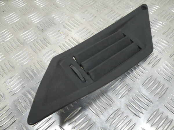 Grille de ventilation droit GILERA NEXUS 125 4T -2018-