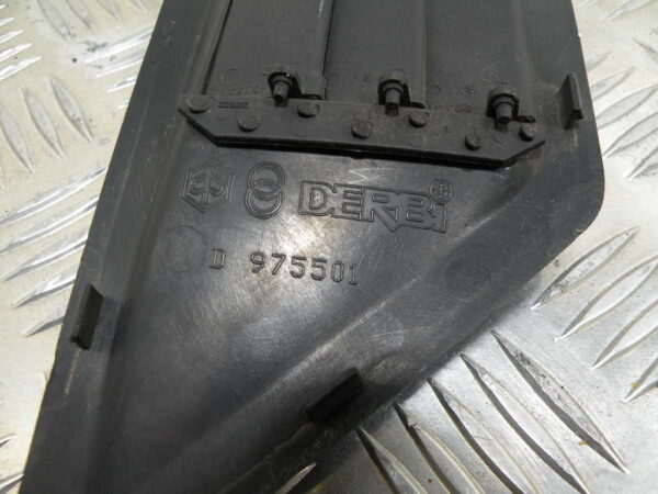 Grille de ventilation droit GILERA NEXUS 125 4T -2018-