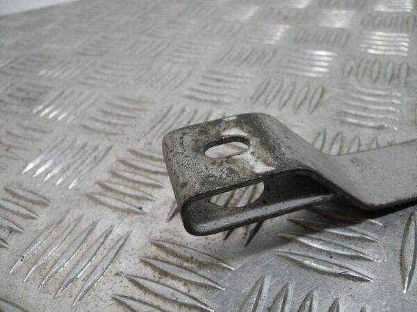 Fixation de selle BMW K100 LT 4T -1989-