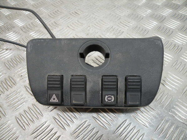 Console cache guidon