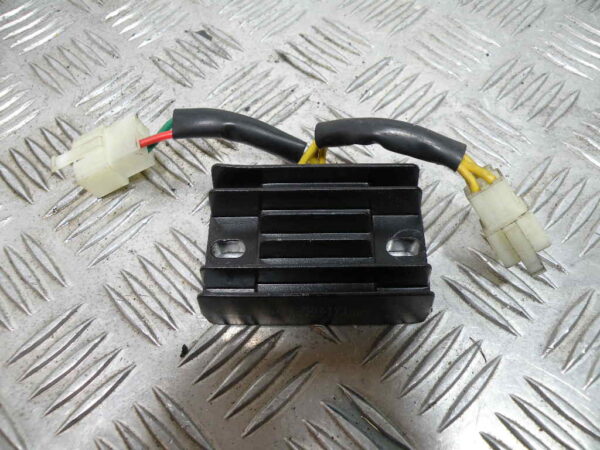 Régulateur de tension PEUGEOT KISBEE 50 4T -2020-