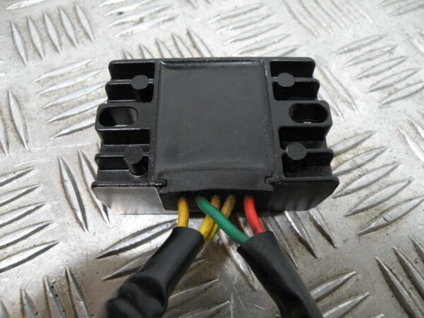 Régulateur de tension PEUGEOT KISBEE 50 2T -2020-