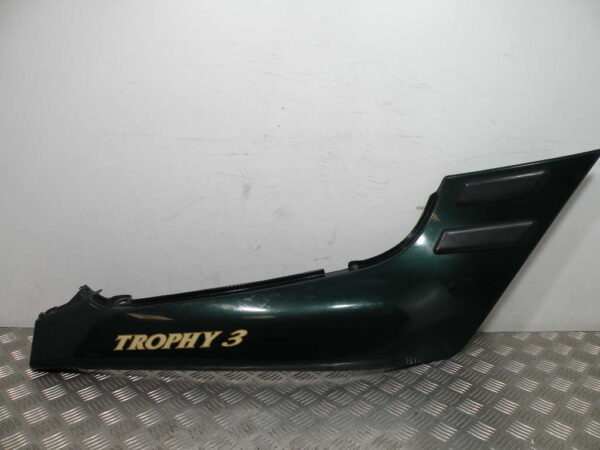 Coque arrière droit TRIUMPH TROPHY 3 900 4T -1993-