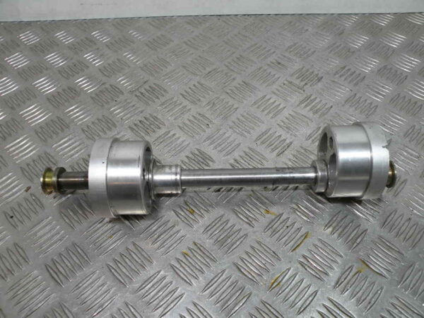 Axe de roue arrière TRIUMPH TROPHY 3 900 4T -1993-