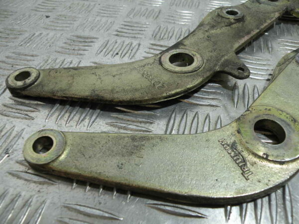Support moteur TRIUMPH TROPHY 3 900 4T -1993-
