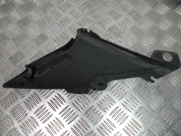 Carénage sous selle  YAMAHA DIVERSION 600 4t -1995