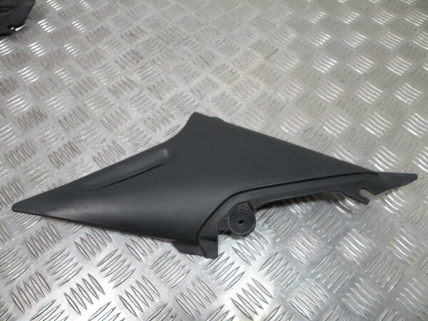 Carénage sous selle  YAMAHA DIVERSION 600 4t -1995