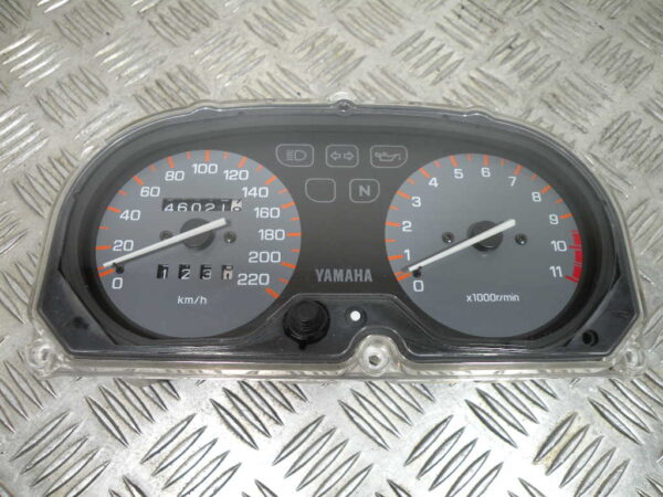 Compteur (46 021 km)  YAMAHA DIVERSION 600 4t -1995