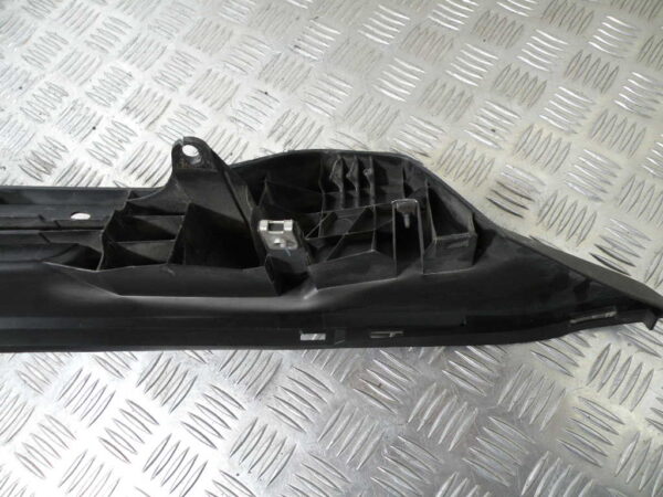 Marche pied gauche HONDA FORZA 250 4t -2008-