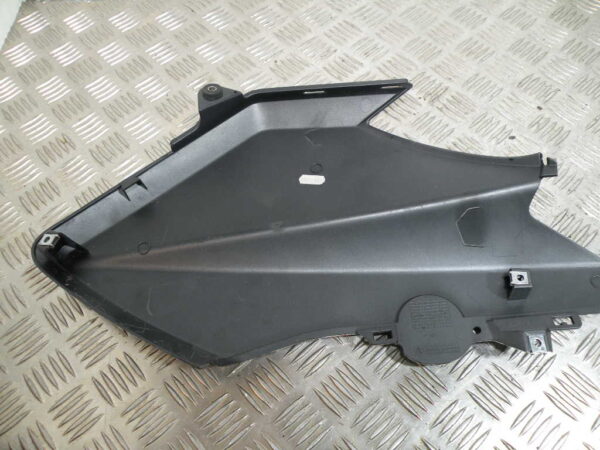 Carénage flanc avant gauche YAMAHA XMAX 125 4t -2015-