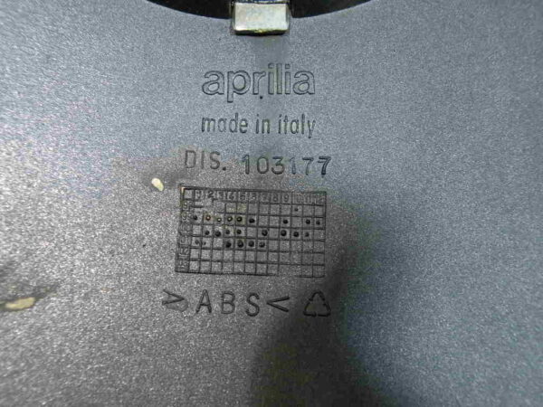 Carénage trappe avant APRILIA SCARABEO 125 4t -2003-