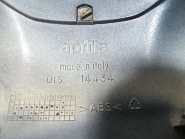 Couvre guidon APRILIA SCARABEO 125 4t -2003-