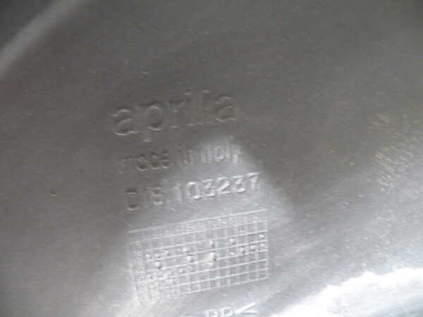 Carénage coque arrière APRILIA SCARABEO 125 4t -2003-