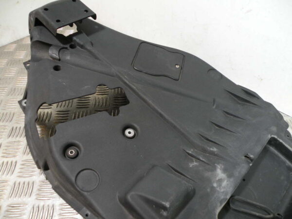 Carénage cache moteur sous selle  APRILIA SCARABEO 125 4t -2003-